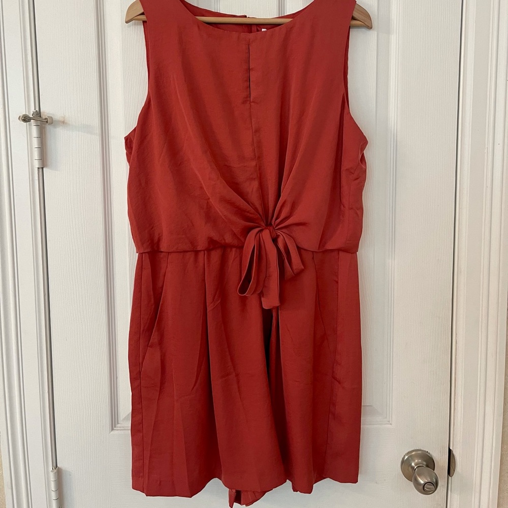 Calvin Klein chic sleeveless romper